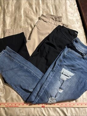 Old Navy Women’s Black, Tan & Blue Skinny Jeans Trio